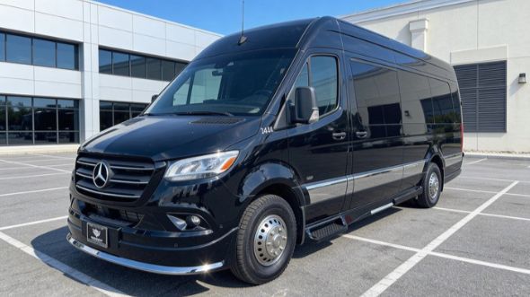 10 passenger sprinter van detroit