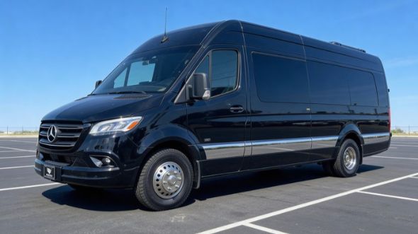 detroit 18 passenger sprinter van