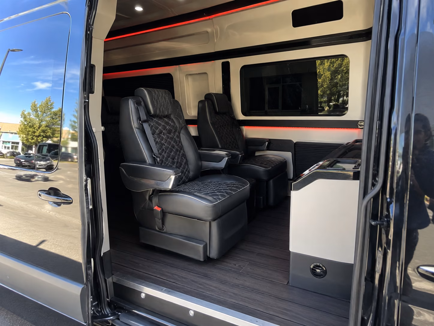 detroit 10 passenger sprinter van interior