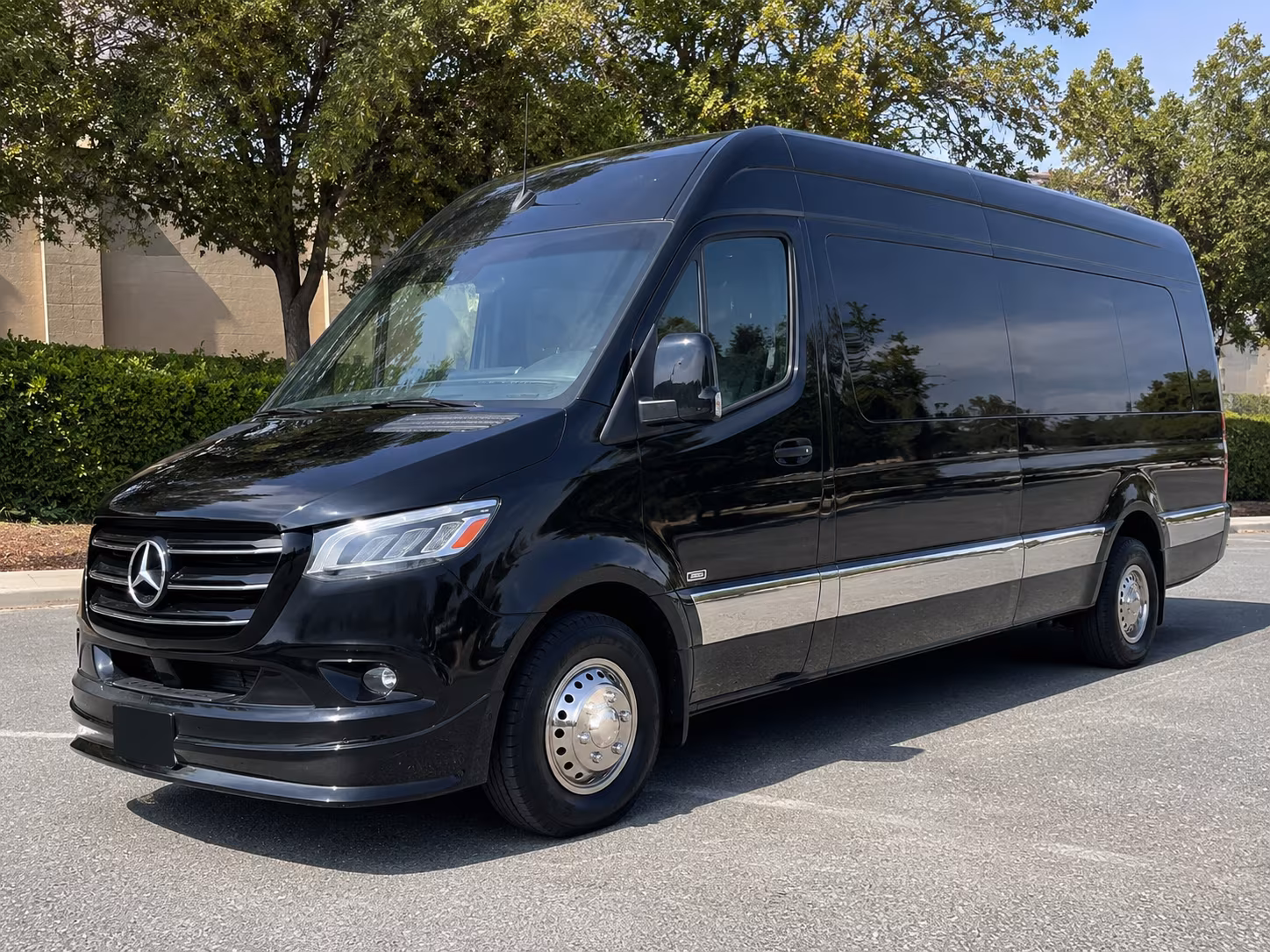 find the perfect transportation for your next airport transfer 1